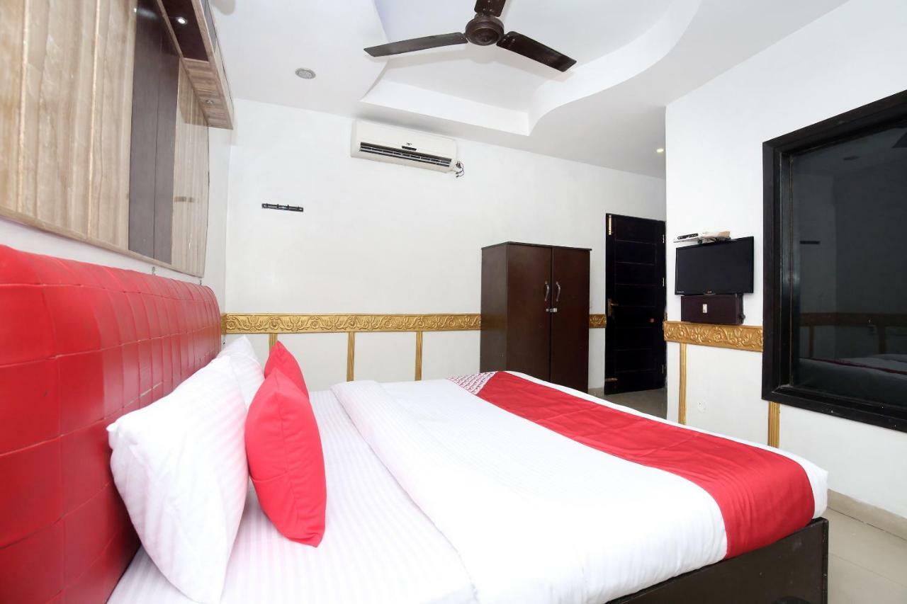 Hotel Oyo 5884 Amante à Chandīgarh Extérieur photo